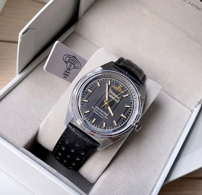 VIVIENNE WESTWOOD Sydenham 黑色錶盤 黑色皮革錶帶 石英 男士手錶 VV251BKBK