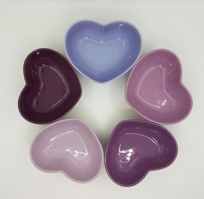 Le Creuset 瓷器心型深盤（小） 粉彩紫/深薰衣草紫/蘭花紫/淺薰衣草/深野莓紫 特價680元