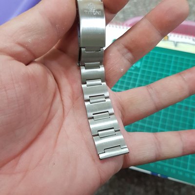 梅花麥 TITONI 18mm 不銹鋼 錶帶 老錶 通通便宜賣 ☆ 另有 飛行錶 水鬼錶 軍錶 機械錶 三眼錶 陶瓷錶 潛水錶 D02