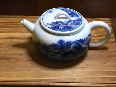 青花山水漢瓦茶壺容量120。送聞香杯。