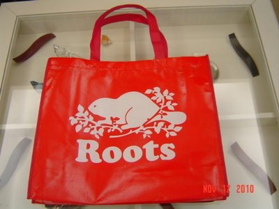 ROOTS  慶祝生日  限量隠藏版-桃紅色  超可愛狸貓圖騰環保購物袋 ( 全新)  特價:400元