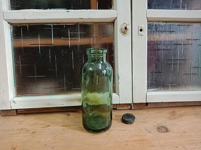 庄腳柑仔店~早期綠色氣泡玻璃藥罐玻璃瓶