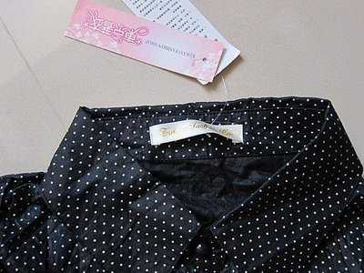 3【東京著衣 MAYUKI】全新黑色水玉點點短袖襯衫