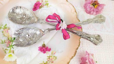 紫丁香歐陸古物雜貨♥英國vintage Royal Crown Derby鍍銀雕花沙拉匙及叉子