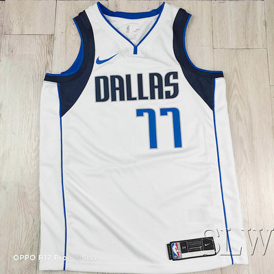 『 SLW 』CW3588-109 男 NIKE NBA 達拉斯獨行俠 Luka 盧卡 東77 Dri-FIT 球衣