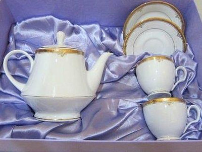 降價日本皇室御用骨瓷品牌 Noritake ~金邊杯茶壺組咖啡杯組禮盒~