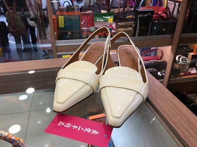 ☆最愛二手精品☆ TORY BURCH 米白色漆皮尖頭高跟鞋 XC4281