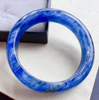 ❤妙玉生花優品購❤極美純天然藍晶石手鐲 天然正品，約：15.8×8.9×60.2mm 重量：81.74g