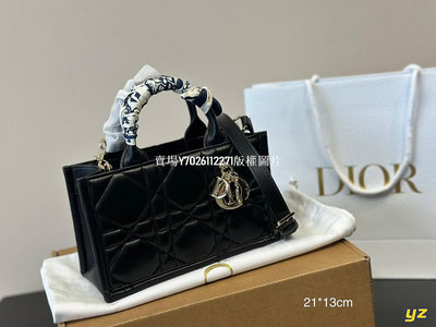 【二手包包】Dior迷你 book tote黑色上身圖rBook Tote迷你系列，又來一個小可愛，小巧的包 NO74598