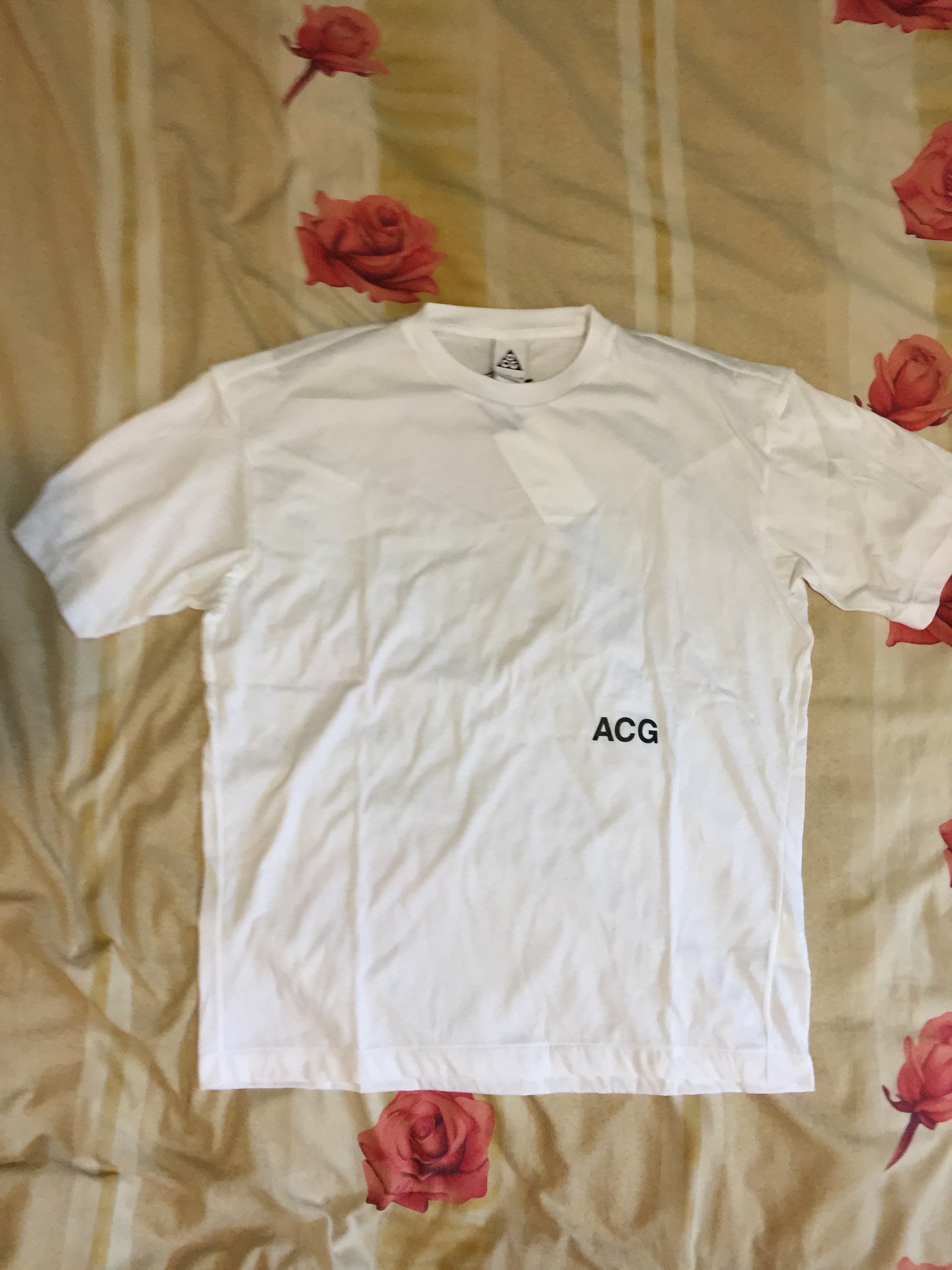 nikelab acg variable tee