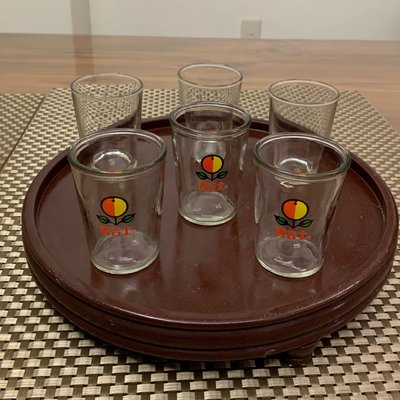 早期收藏。台玻的香吉士玻璃杯三個。另外三個台玻素面玻璃杯。