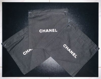 名品特搜站~”便宜出售中” Chanel舊款紙袋，山茶花、緞帶、小塵袋還有貨喲！