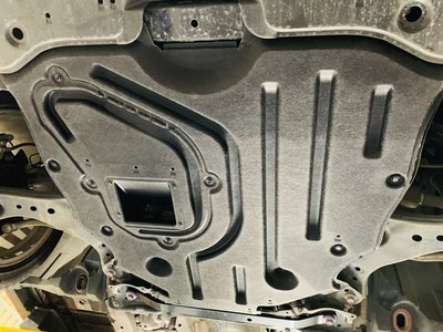 車庫小舖 2017-2023 CAMRY 日本原廠 引擎下護板 底盤平整化 導風 散熱