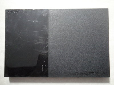 【~嘟嘟電玩屋~】PS2　遊戲主機 SCPH - 90000　黑色（ 無改機 ）全配套． 送 遊戲光碟　--（第２組）