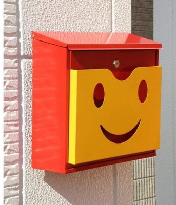 日本製 好品質 鋼鐵防鏽信箱笑臉微笑鋼鐵人設計感 IRON MAN 壁掛式信箱信件郵件收納箱郵筒送禮 3619b