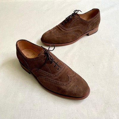 英國製造 Sanders Pinner Wingtip 全新品 麂皮雕花 皮底木頭鞋跟 固特異製法 牛津皮鞋 vintage