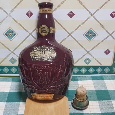 陶瓷空酒瓶 皇家禮炮調和威士忌 700ml Royal Salute 21 Year Old 少見稀有紅寶石顏色