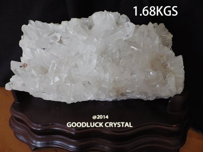 天然原礦白水晶簇，淨重约1.68公斤，贈底座～好運到水晶坊(A9_29)