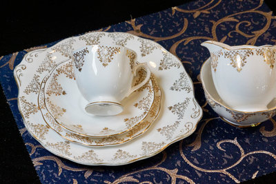 【旭鑫骨瓷】英國大廠Royal Albert 無名171 歐洲復古金邊 茶杯組 蛋糕盤 E.25