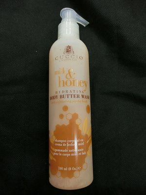 美國專業美甲品牌CUCCIO 三合一沐浴乳Body Butter Wash蜂蜜牛奶8 oz. Milk&Honey