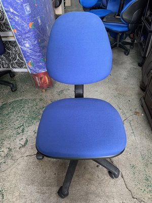 【全國二手傢具】極簡 藍色 布面辦公活動椅/無扶手/有油壓/員工椅/OA椅/辦公椅/電腦椅/二手家具/二手辦公設備