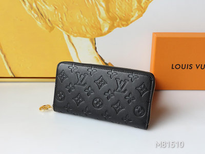 【二手包包】M81510 Zippy 錢包采用蓬松小羊皮制成，飾有字母組合圖案壓花。帶金色 LV Circl NO8688
