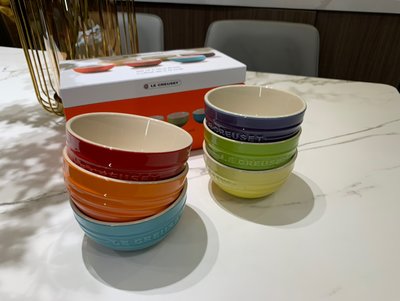 酷彩Le Creuset彩虹色米飯碗 規格: 6只 尺寸: 12厘米 6個顏色都好好看 光看這個碗就能食欲大增