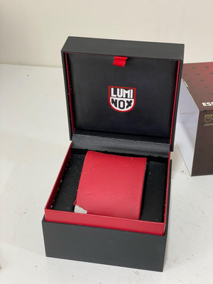 原廠錶盒專賣店 LUMINOX 雷明時錶盒 E010