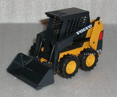 [丸山建機模型店]---絕版品 VOLVO MC70 1/32山貓鏟裝機模型