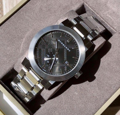 BURBERRY 黑色面錶盤 銀色不鏽鋼錶帶 石英 男士手錶 BU9901