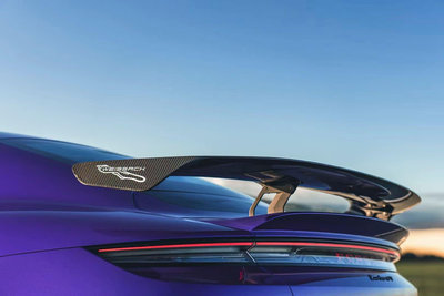 【天翊國際】Porsche Taycan Turbo GT Weissach 熱壓碳纖維 尾翼