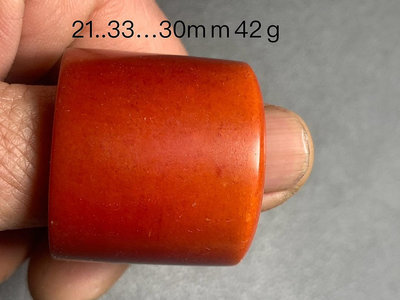 老和田玉紅玉板指，料質細膩油潤，內斂，21..33..30mm42克，1806682