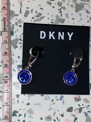 0303出清一件不留❤️ DKNY水晶耳環