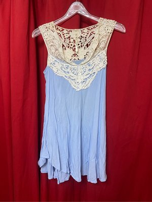 水藍色鏤空蕾絲短洋裝/藍色洋裝/短裙連身裙/白鏤空蕾絲洋裝
