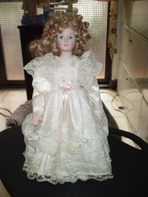 洋娃娃與配件 陶瓷娃娃 二手藏品有架子高 40cm
