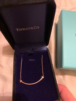 全新Tiffany小號微笑項鏈（請上奇摩比價價格）