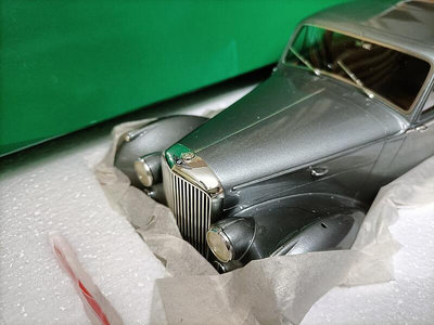 Cult 1 18 賓利老爺車轎車模型 Bentley MkVI Saloon 1950 灰色
