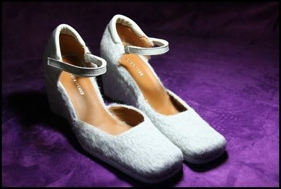義大利頂級精品鞋SERGIO ROSSI 灰白羊毛刷毛瑪莉珍鞋灰白色圓頭