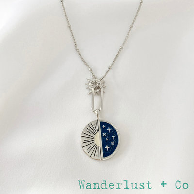 Wanderlust+Co 澳洲品牌 鑲鑽太陽星辰 銀色X深藍色項鍊 背面刻字款 Presence 我存在