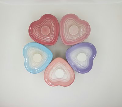 Le Creuset 瓷器小愛心烤盅170ML 櫻粉紅/粉嫩紫/薄荷綠/櫻花粉/淡粉紫 特價600元