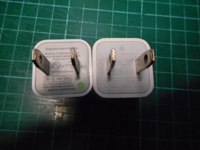 2手良品~小型旅充頭USB快速充電器 電源供應器-白色