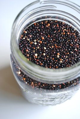 喬伊農場 1公斤真空包黑藜麥Black Quinoa/南美秘魯己脫殼無皂苷超級食物高蛋白/特價買7送1