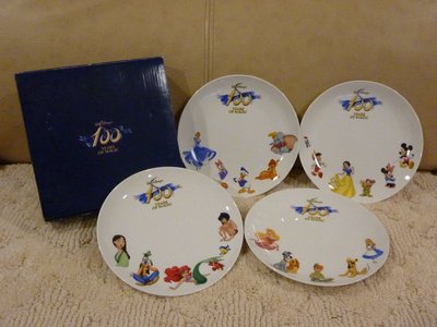 迪士尼 Disney 100週年限量 百年紀念餐盤組 (四款造型餐盤/組) 圓形陶瓷盤 點心盤 水果盤 餐盤 盤子