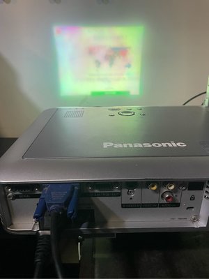 Panasonic PT-LC55U投影機 二手Panasonic PT-LC55U投影機 早期LCD投影機 早期投影機