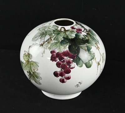 《玖隆蕭松和 挖寶網Q》B倉 陶瓷 底款中華陶瓷 彩繪葡萄 圓身 花瓶 花器 擺件 擺飾 (07732)