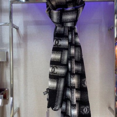 Chanel 香奈兒脖圍 小香羊絨長巾 45*200cm 100%羊絨 披肩圍巾兩用 時尚 優雅 氣質 百搭 圍