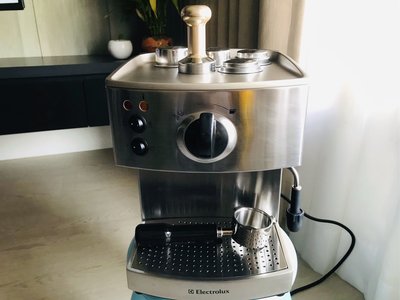 伊萊克斯EES200-義式咖啡機