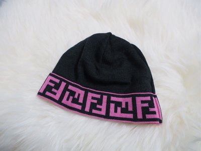 FENDI 鐵灰桃粉色毛線帽