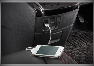 光光賣場 三菱MITSUBTSHI 專車專用雙USB口插座車充原裝型霧燈開關改USB