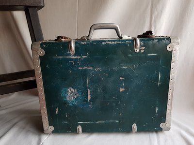 【Sold】骨董老件 鉚釘鋁製行李箱 鋁箱 手提箱  (古道具 DECO 日本歐洲老件 懷舊收藏 臺灣民)